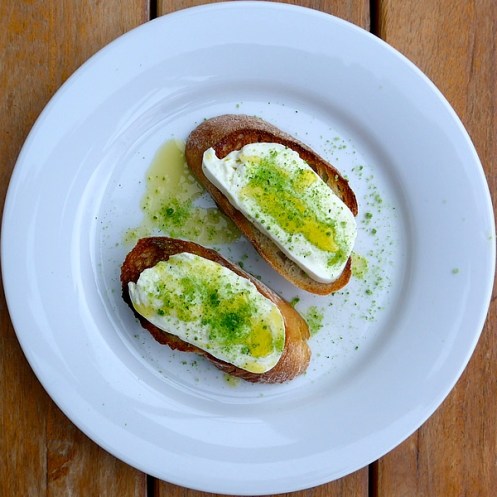 CrostiniMozzarellaBaerlauchsalz